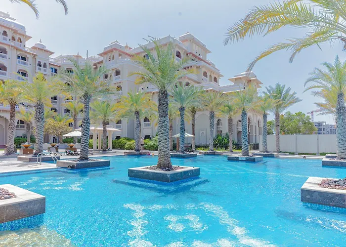 Fully-Equppied Studio With Private Beach And Pool