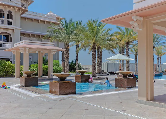 Fully-Equppied Studio With Private Beach And Pool