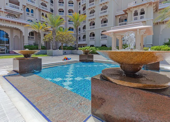 Fully-Equppied Studio With Private Beach And Pool