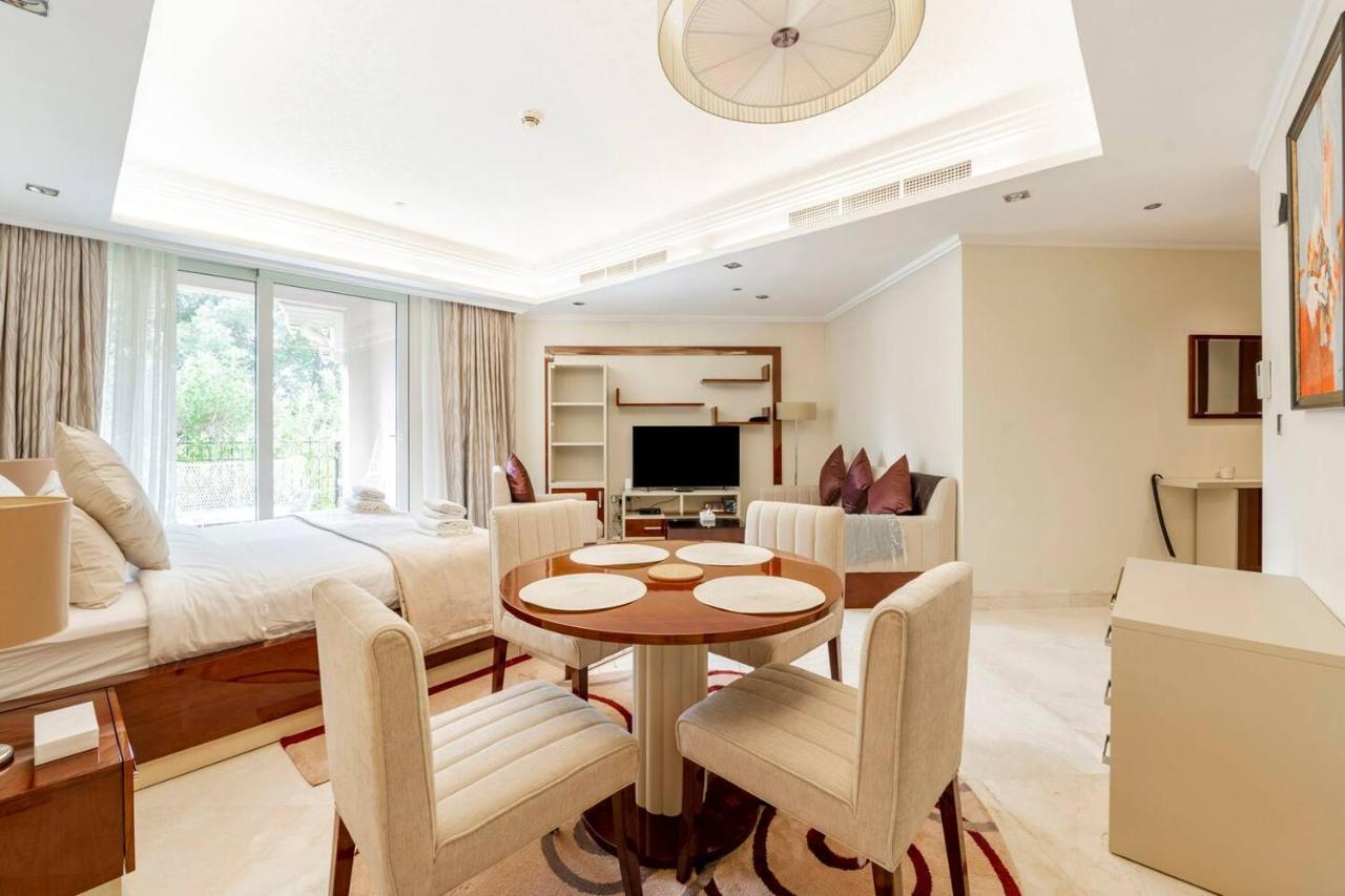 Fully-equppied With Private And Pool * Dubai