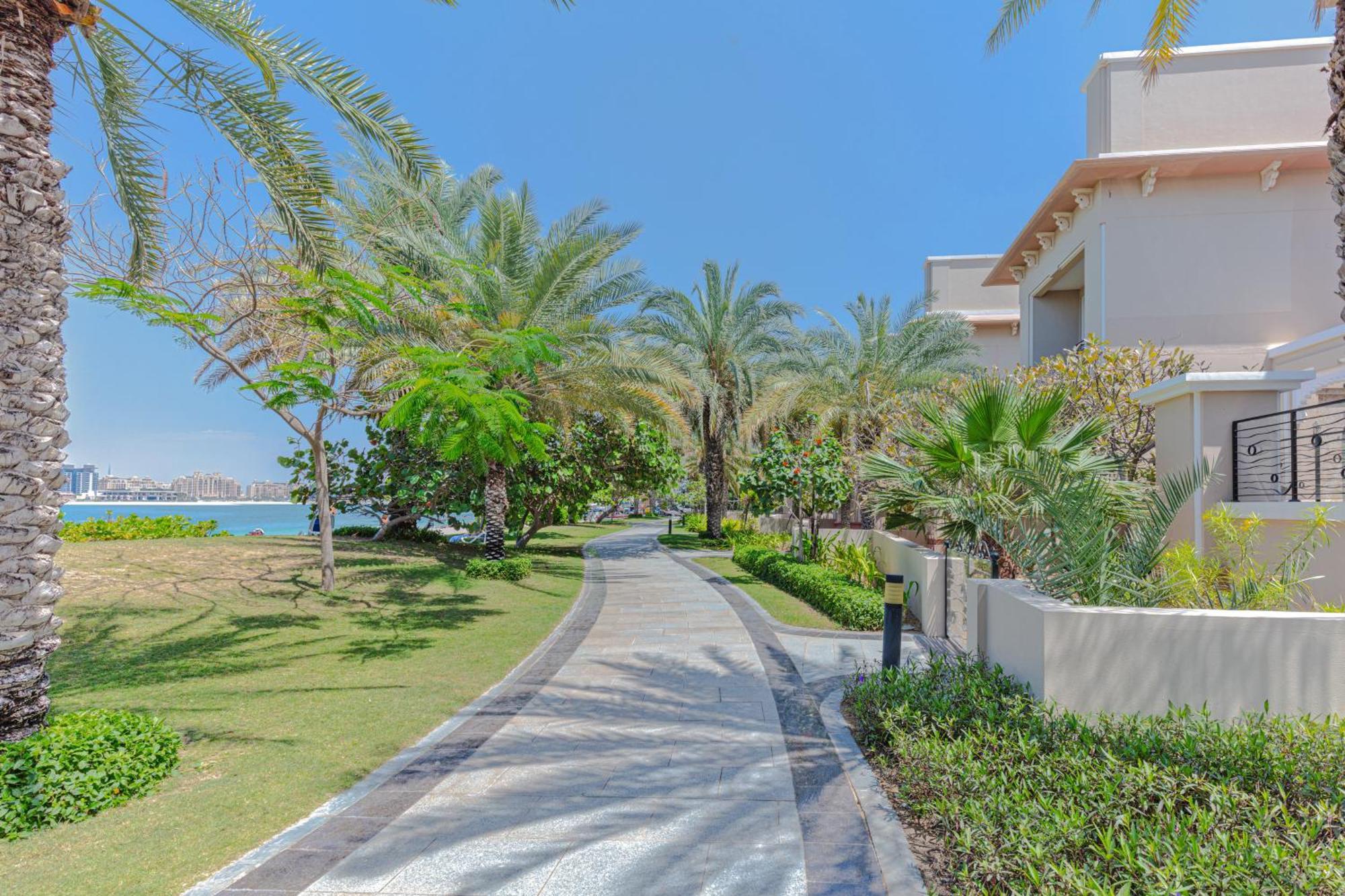 Fully-equppied With Private And Pool Apartment *