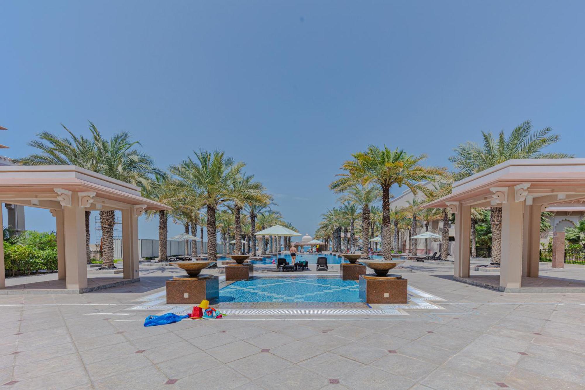 Fully-equppied With Private And Pool * Dubai