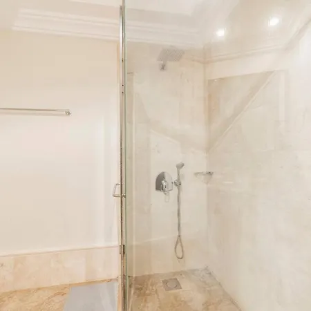 Fully-Equppied Studio With Private Beach And Pool Dubai Exterior photo