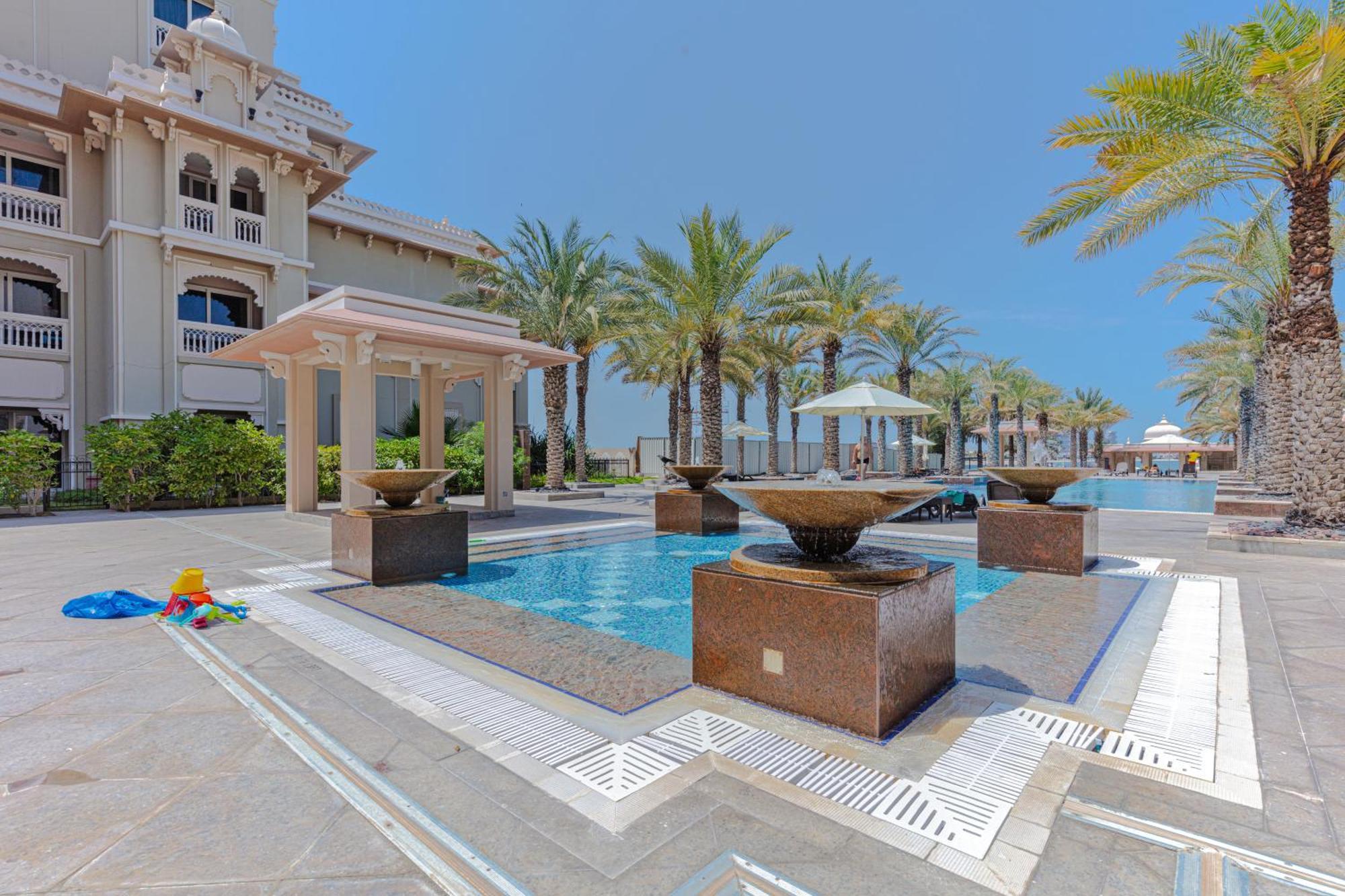 Fully-equppied With Private And Pool Дубай