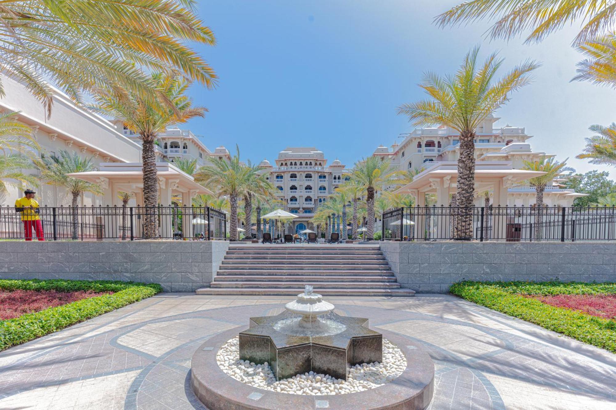 Апартаменти Fully-equppied With Private And Pool *